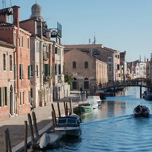 Appartement Art Painting With Canal View Italie